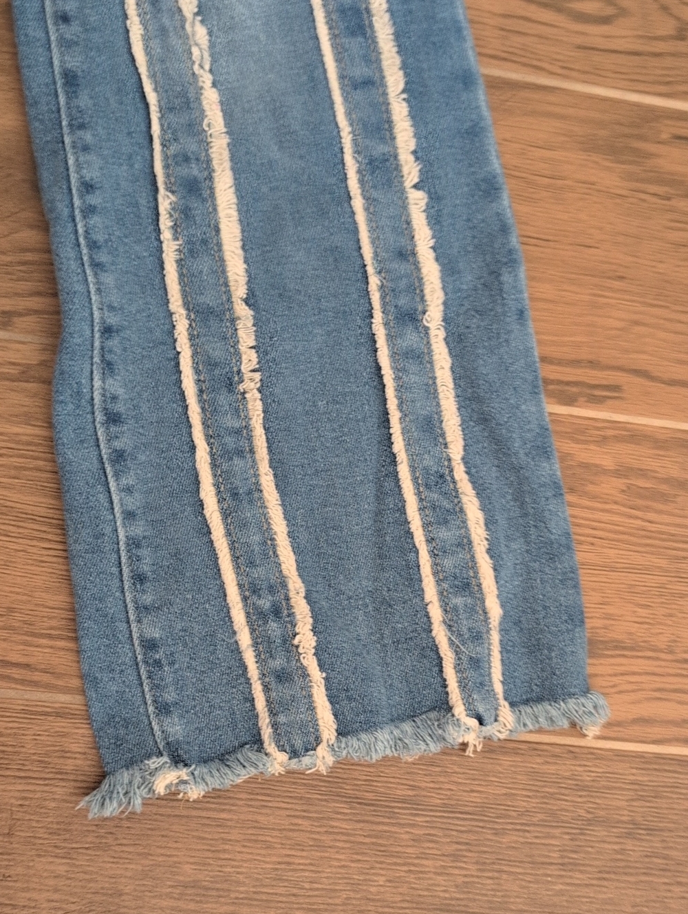 NWT Blue Striped Frayed  Women's 70's Low Rise Flared Jeans Size 6 - Picture 7 of 8